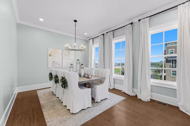 Dining area at luxury Savannah townhouse 405 Port Street
