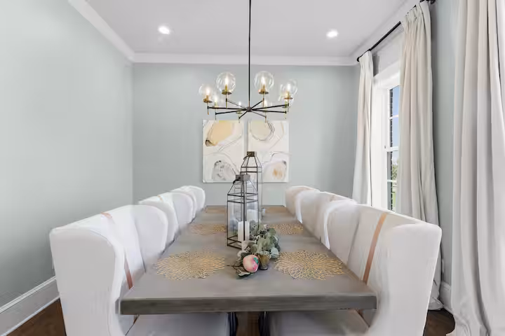 Dining area at luxury Savannah townhouse 405 Port Street