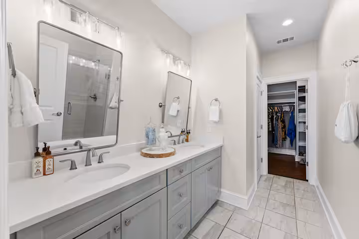 Primary bathroom at 405 Port Street Savannah